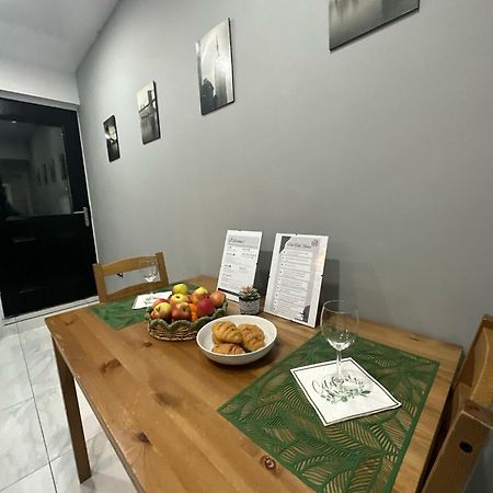 2 Bedroom Flat With Hot Tub 卡迪夫 外观 照片