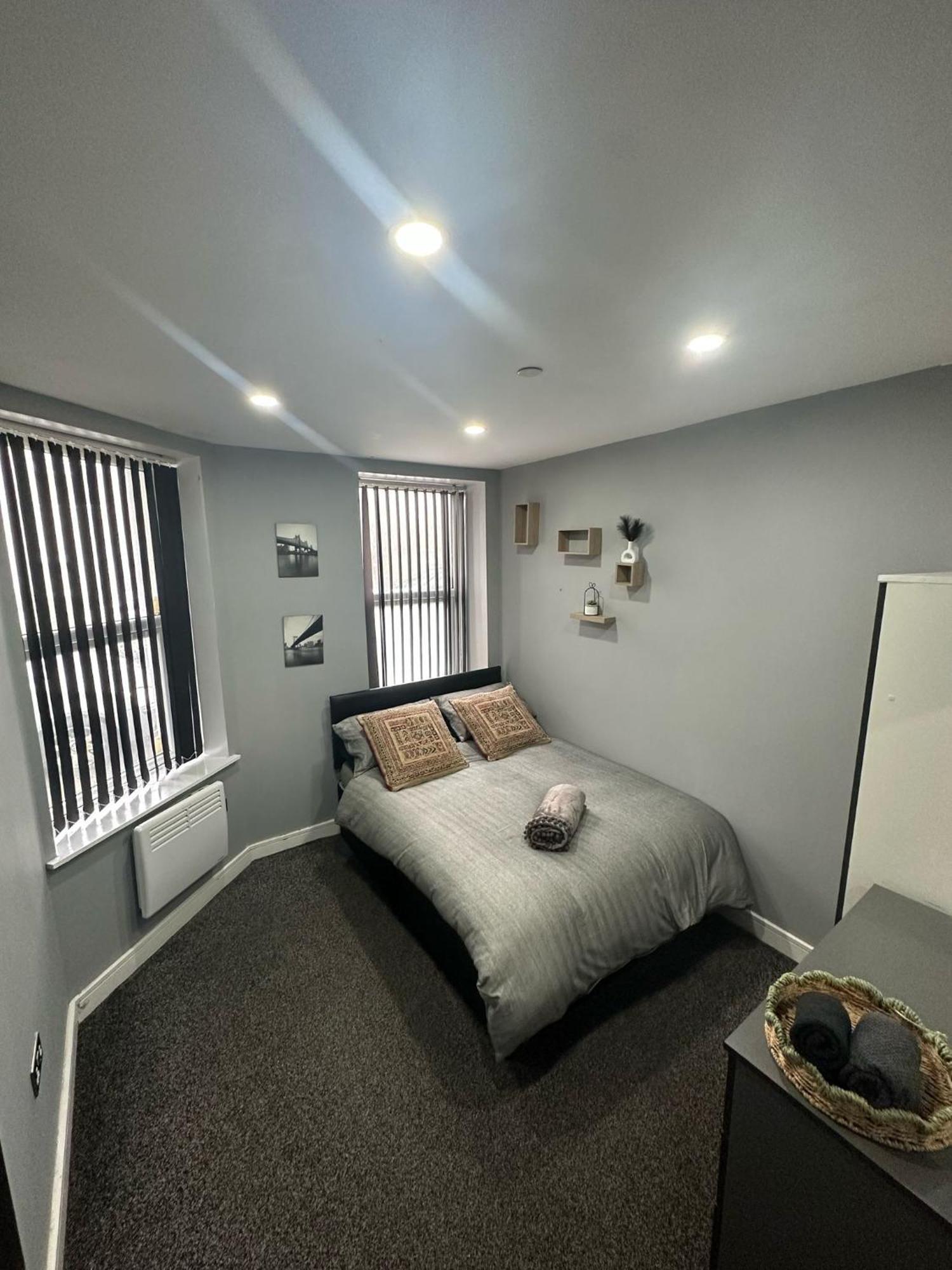 2 Bedroom Flat With Hot Tub 卡迪夫 外观 照片